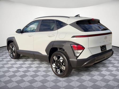 Atlas White 2024 Hyundai KONA SEL