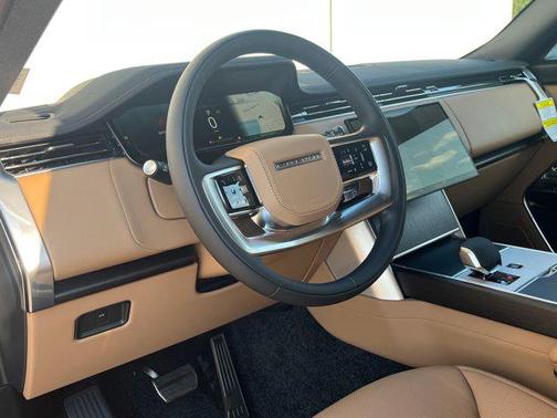 2025 Land Rover Range Rover P400 SE