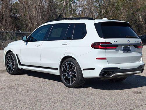 2023 BMW X7 M60i