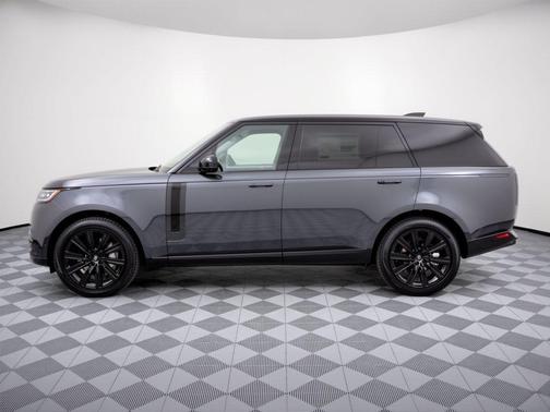 Carpathian Grey Premium Metallic 2027 Land Rover Range Rover SE