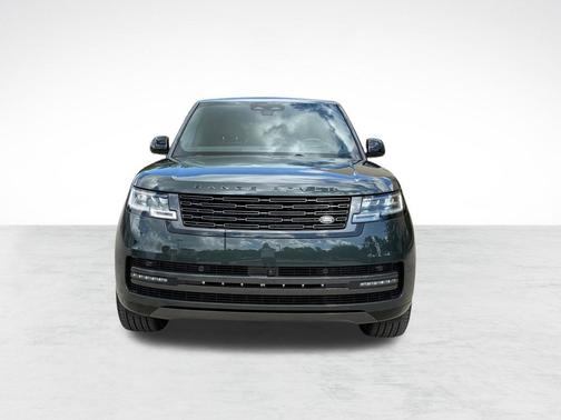 Belgravia Green Metallic 2026 Land Rover Range Rover P400 SE