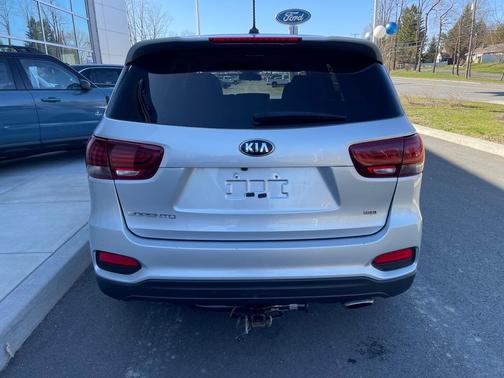 Photo 5 of 24 of 2019 Kia Sorento LX