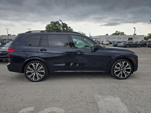 2026 BMW X7 M60i