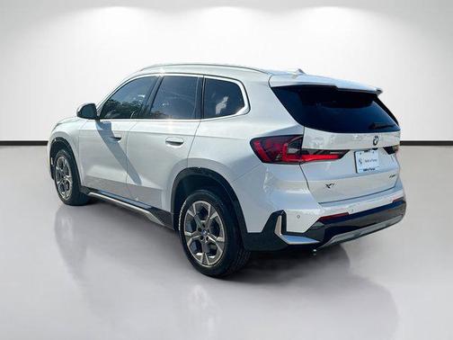 Mineral White Metallic 2024 BMW X1 xDrive28i