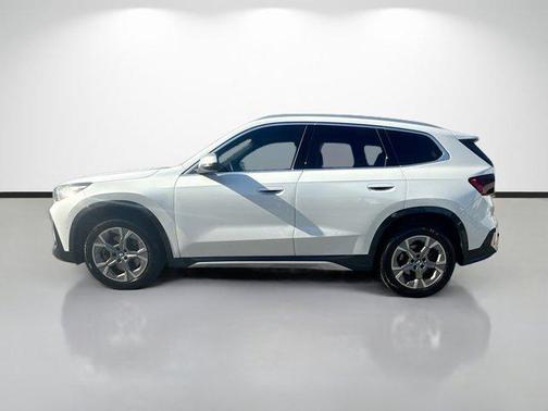 Mineral White Metallic 2024 BMW X1 xDrive28i