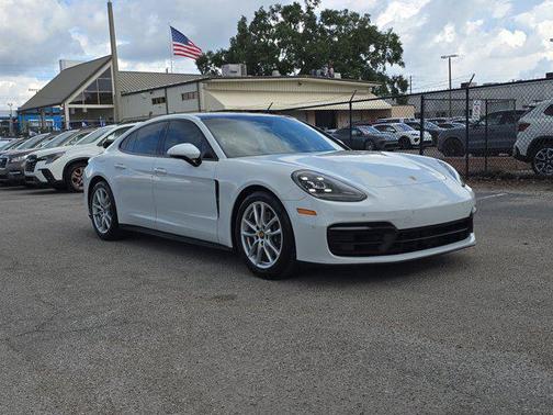 2021 Porsche Panamera 2