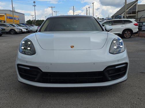 2021 Porsche Panamera 2