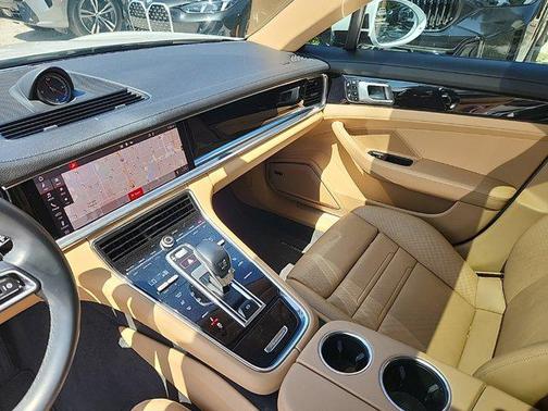 2021 Porsche Panamera 2