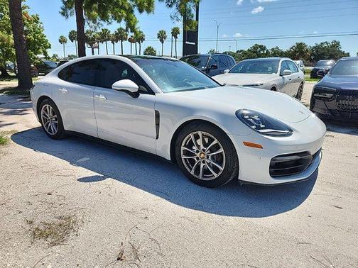 2021 Porsche Panamera 2