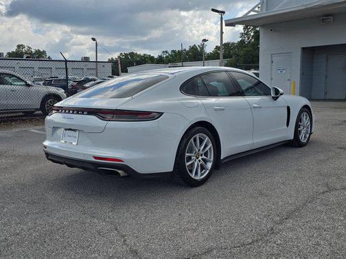 2021 Porsche Panamera 2