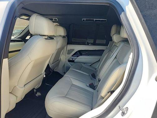 2024 Land Rover Range Rover P530 SE