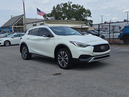 2019 INFINITI QX30 LUXE