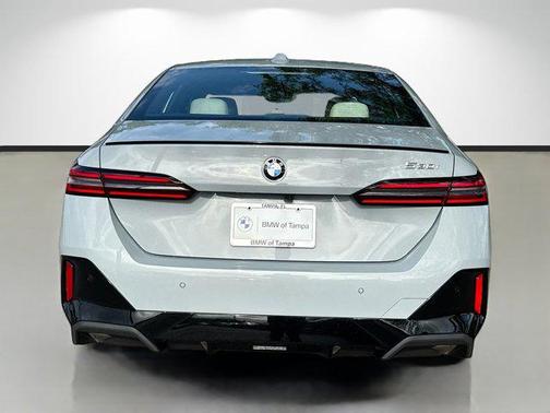 Brooklyn Grey Metallic 2026 BMW 530 530i