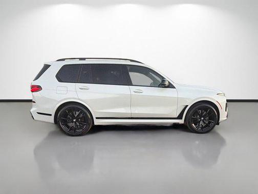2026 BMW X7 M60i