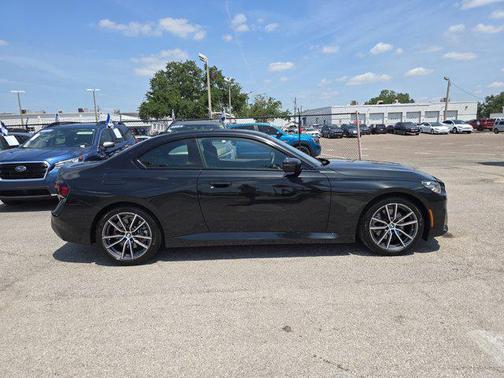 2024 BMW 230 i