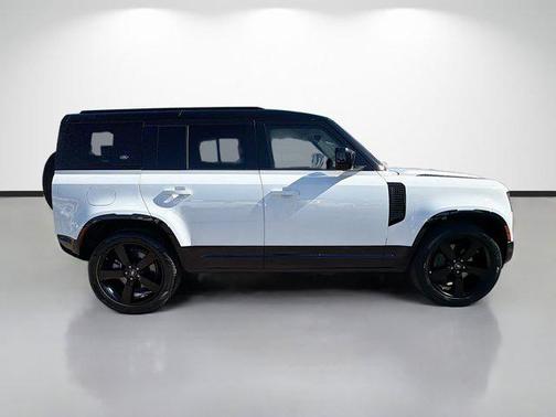 2024 Land Rover Defender 110 P400 X-Dynamic SE