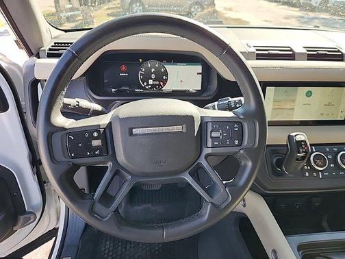 2024 Land Rover Defender 110 P400 X-Dynamic SE