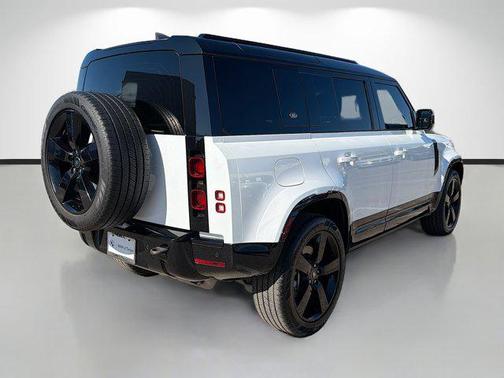 2024 Land Rover Defender 110 P400 X-Dynamic SE