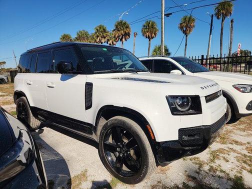 2024 Land Rover Defender 110 P400 X-Dynamic SE