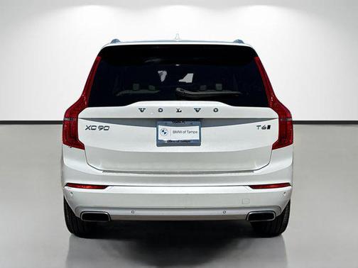 2021 Volvo XC90 T6 Momentum