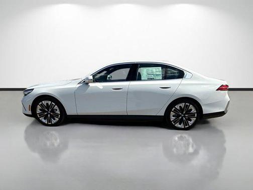 Alpine White 2026 BMW i5 eDrive40