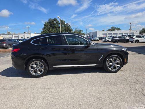 2025 BMW X4 xDrive30i