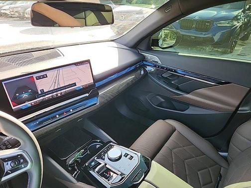 2024 BMW i5 M60