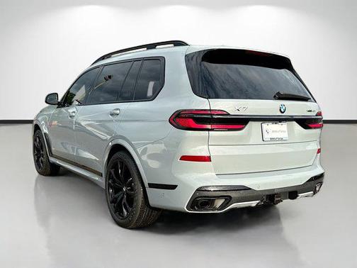 Brooklyn Grey Metallic 2024 BMW X7 xDrive40i