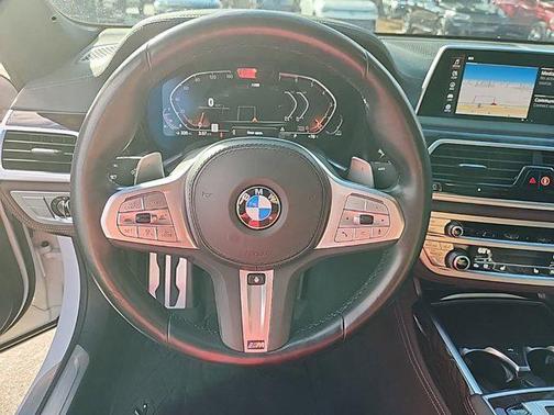 2022 BMW 750 i xDrive