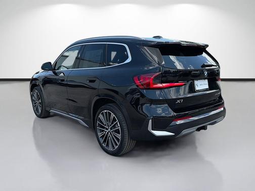 Black Sapphire Metallic 2026 BMW X1 xDrive28i