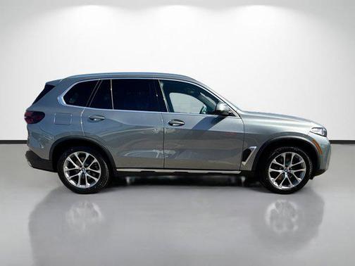 Skyscraper Grey Metallic 2024 BMW X5 sDrive40i