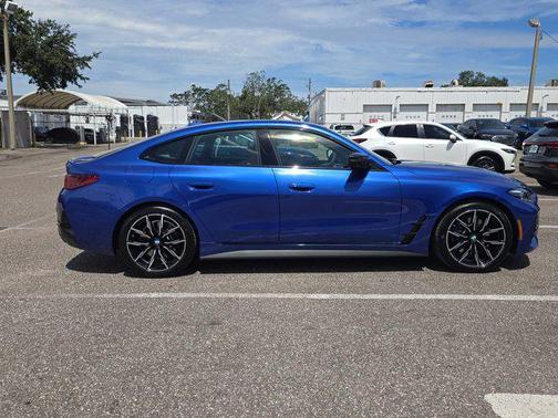 2025 BMW M440 i