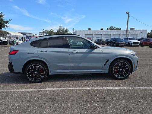 2025 BMW X4 M40i