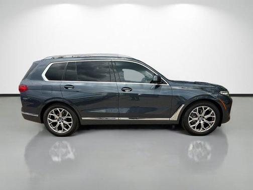 Arctic Grey Metallic 2021 BMW X7 xDrive40i