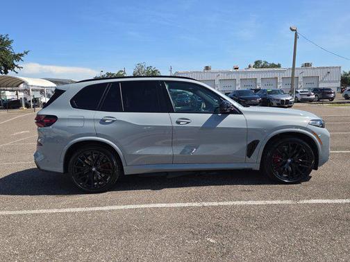 2026 BMW X5 M60i
