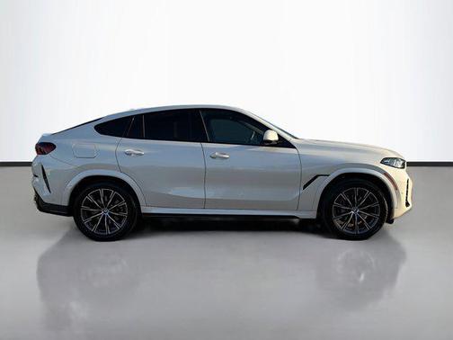 2025 BMW X6 xDrive40i