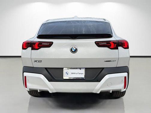White Metallic 2025 BMW X2 xDrive28i