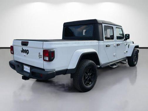 2022 Jeep Gladiator Sport