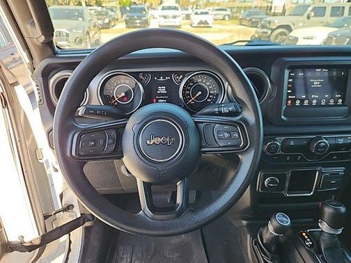 2022 Jeep Gladiator Sport