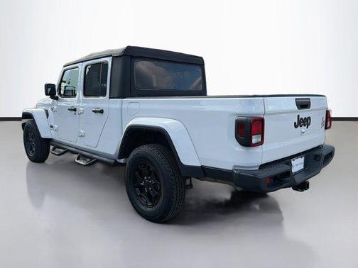 2022 Jeep Gladiator Sport