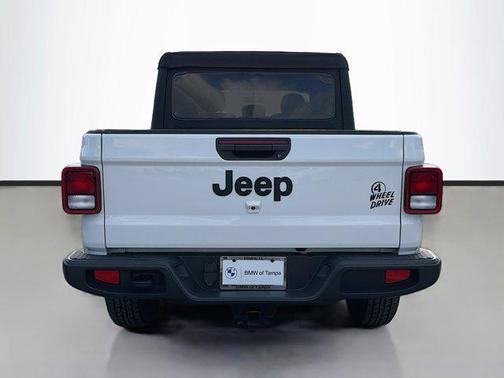 2022 Jeep Gladiator Sport