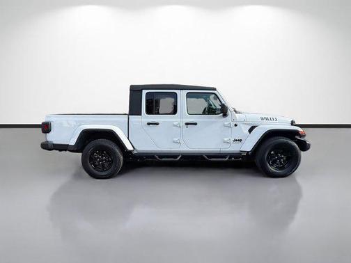 2022 Jeep Gladiator Sport