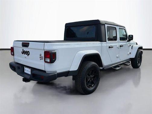 2022 Jeep Gladiator Sport