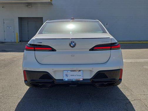 2023 BMW 760 i xDrive