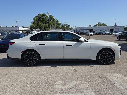 2023 BMW 760 i xDrive