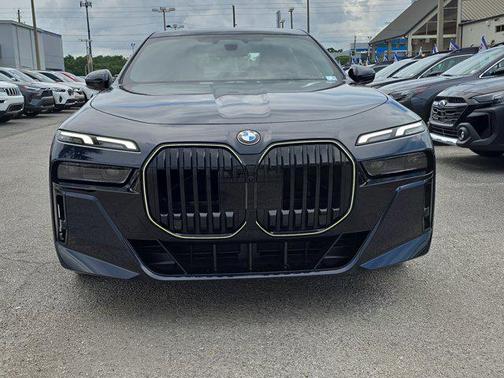 2025 BMW 760 i xDrive