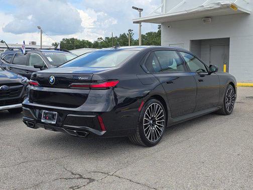 2025 BMW 760 i xDrive
