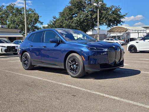 2025 BMW iX xDrive50