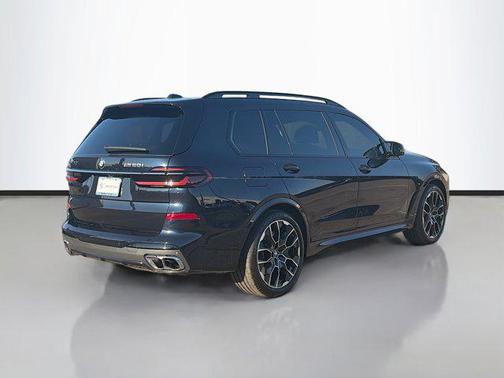 2023 BMW X7 M60i