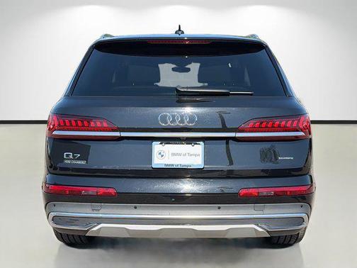 Mythos Black Metallic 2023 Audi Q7 55 Premium Plus
